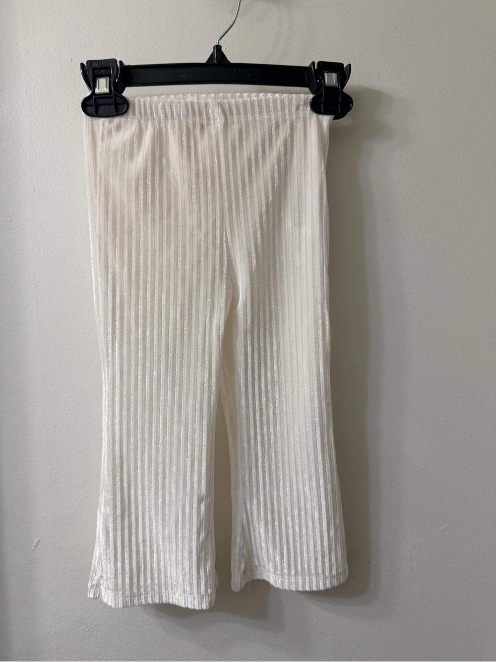 Tahari Cream Ruffle Ribbed Kids Pajama Set - Picture 4 of 4